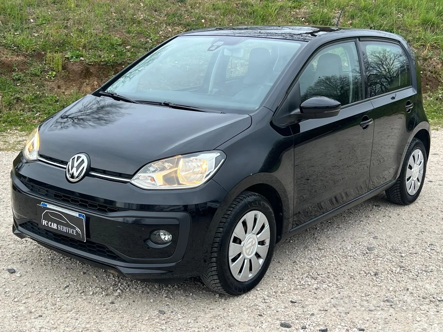 Volkswagen Up 2018 photo 3