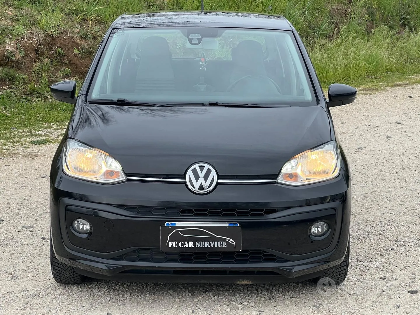 Volkswagen Up 2018 photo 2