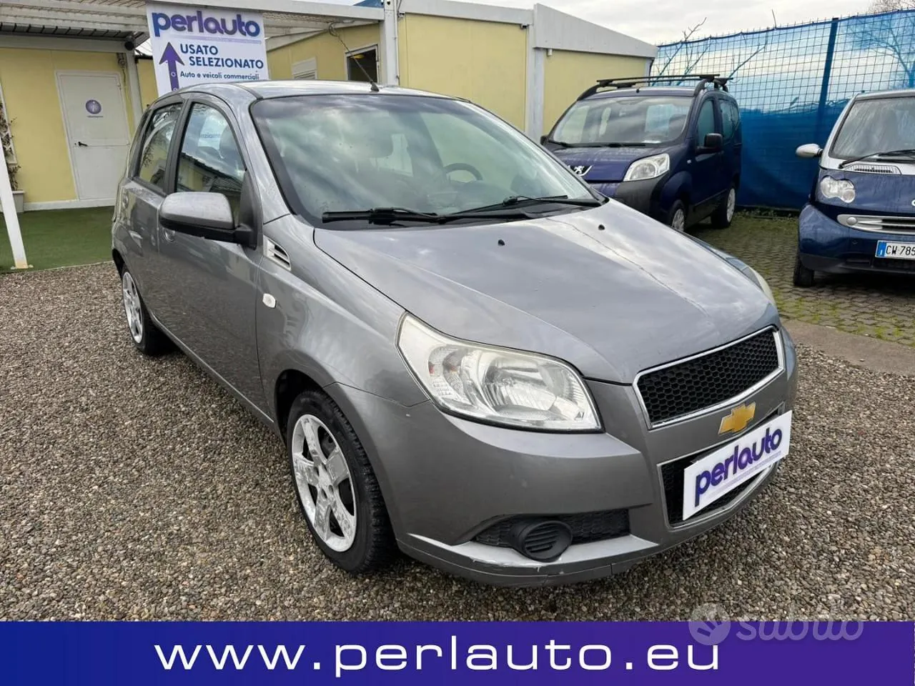 Chevrolet Aveo 2010 photo 2