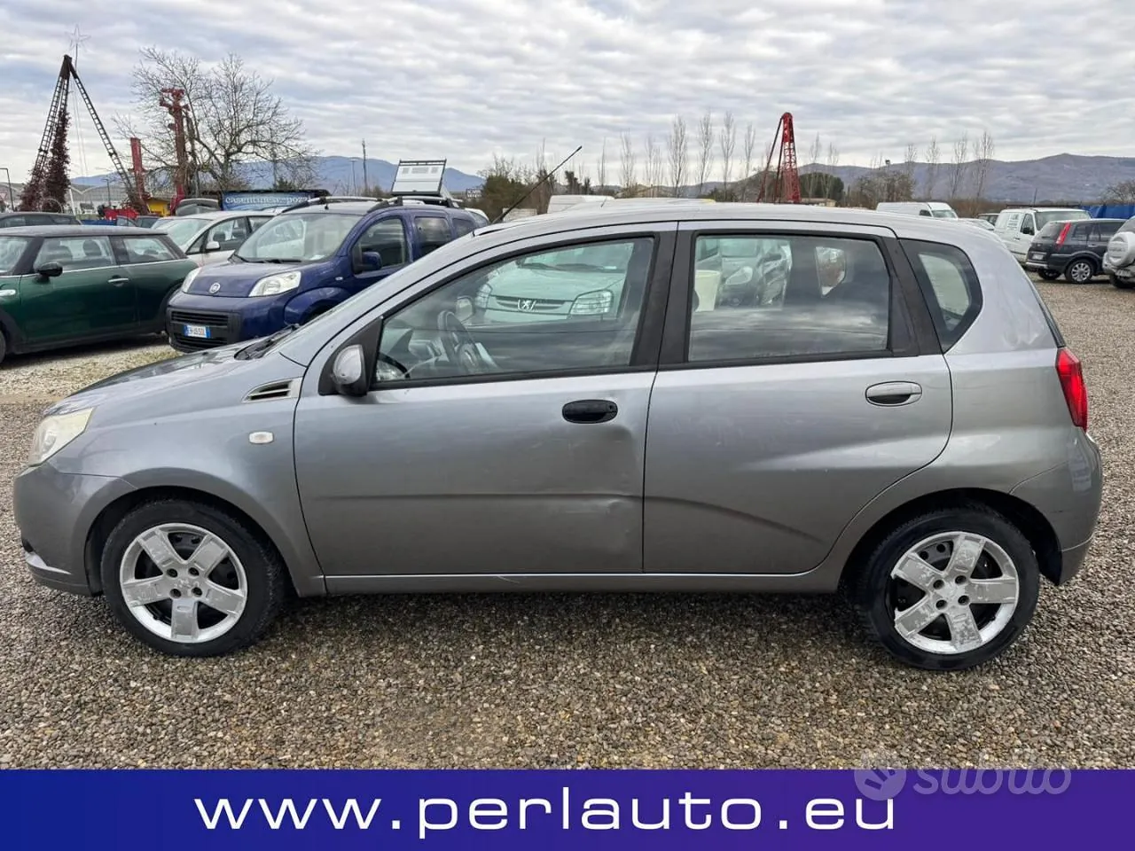 Chevrolet Aveo 2010 photo 3