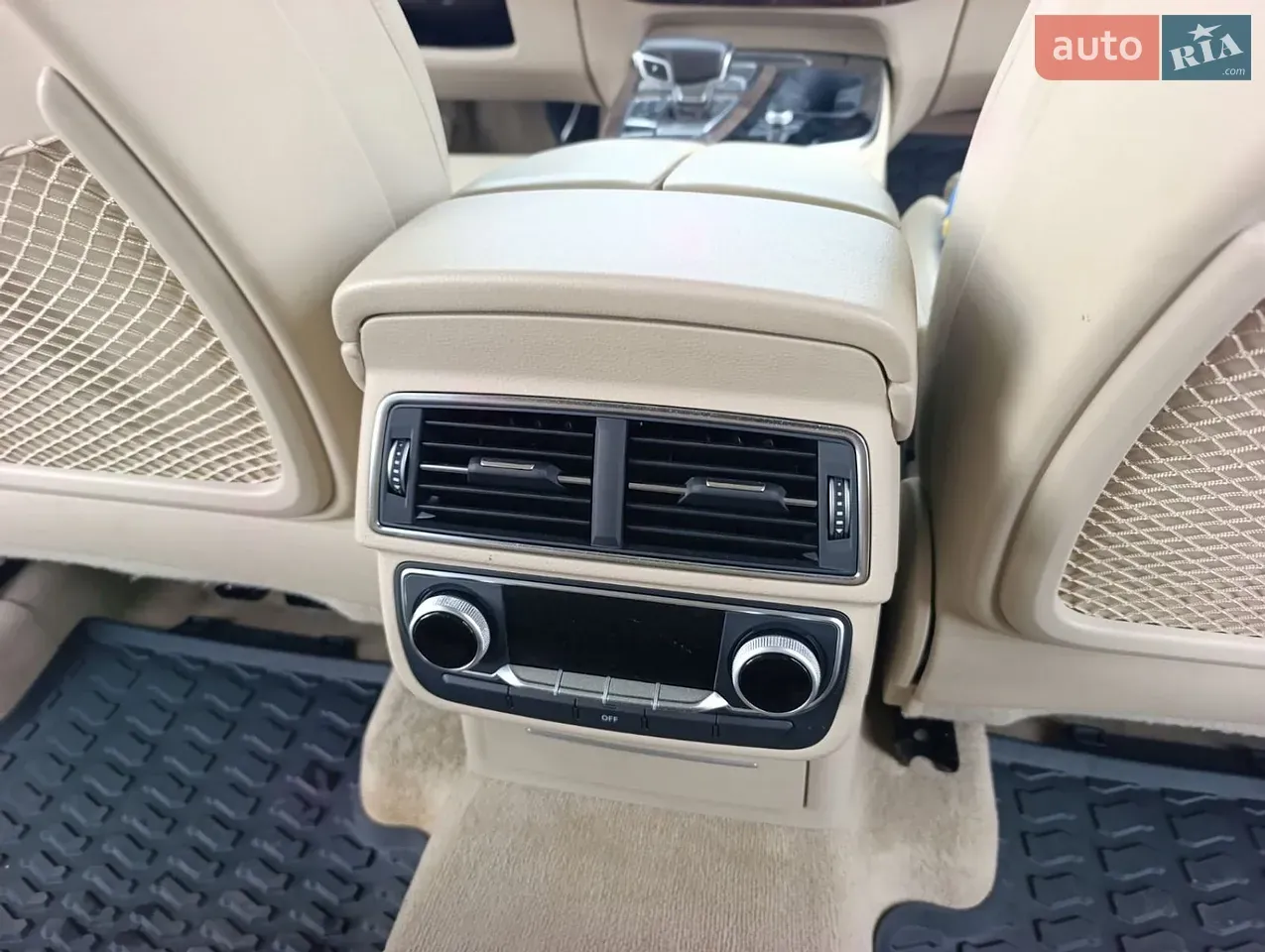 Audi Q7 2017 photo 2