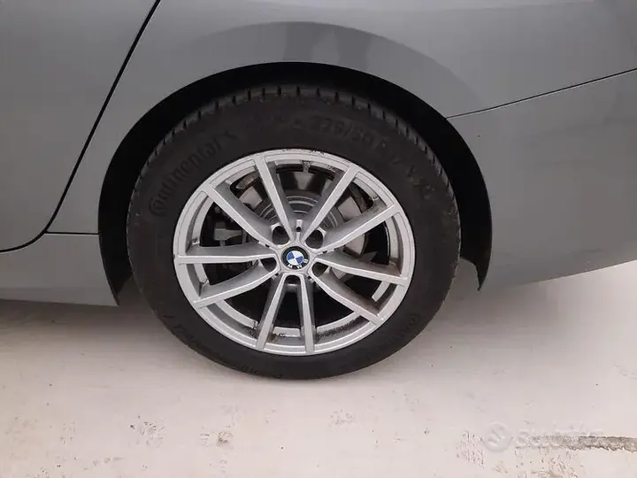 BMW 3 Series 2023 photo 5