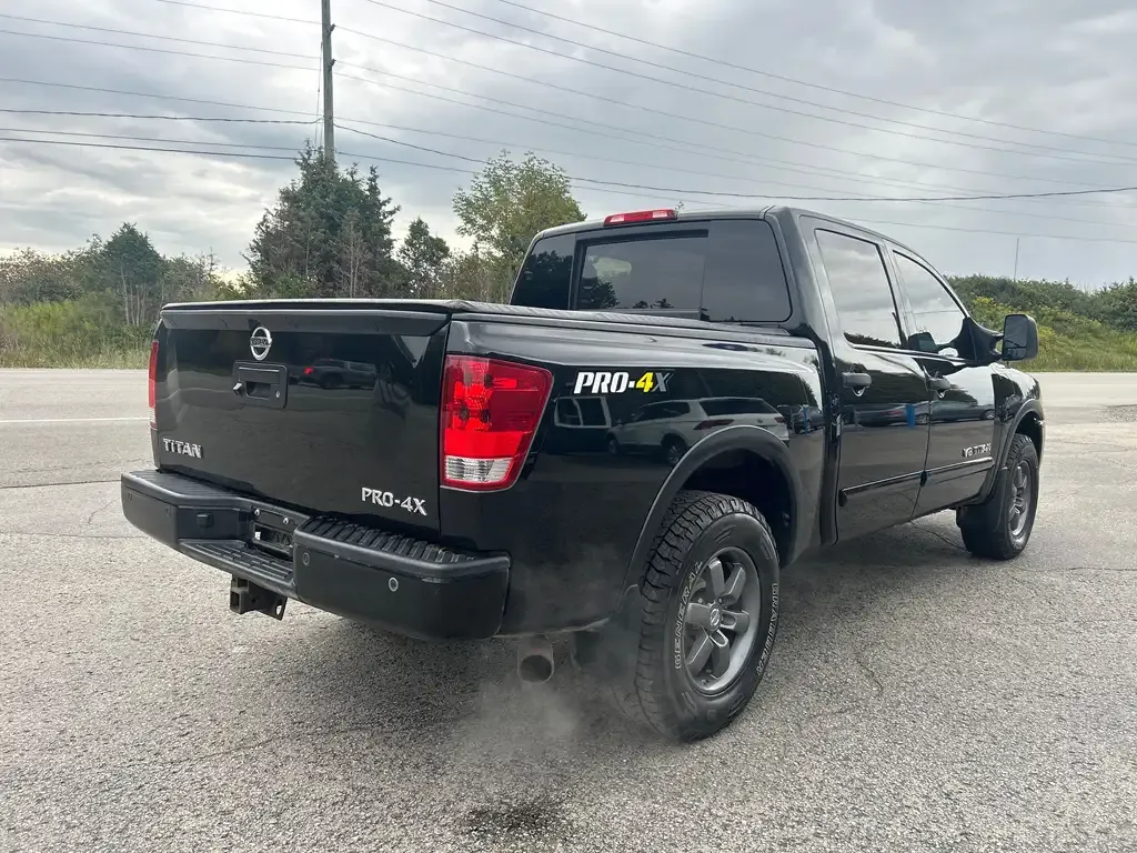 Nissan Titan 2015 photo 3