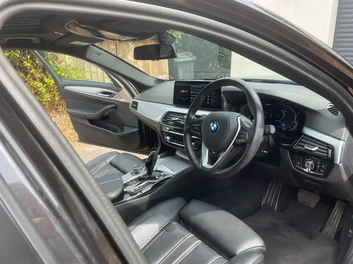 BMW 5 Series 2023 photo 5