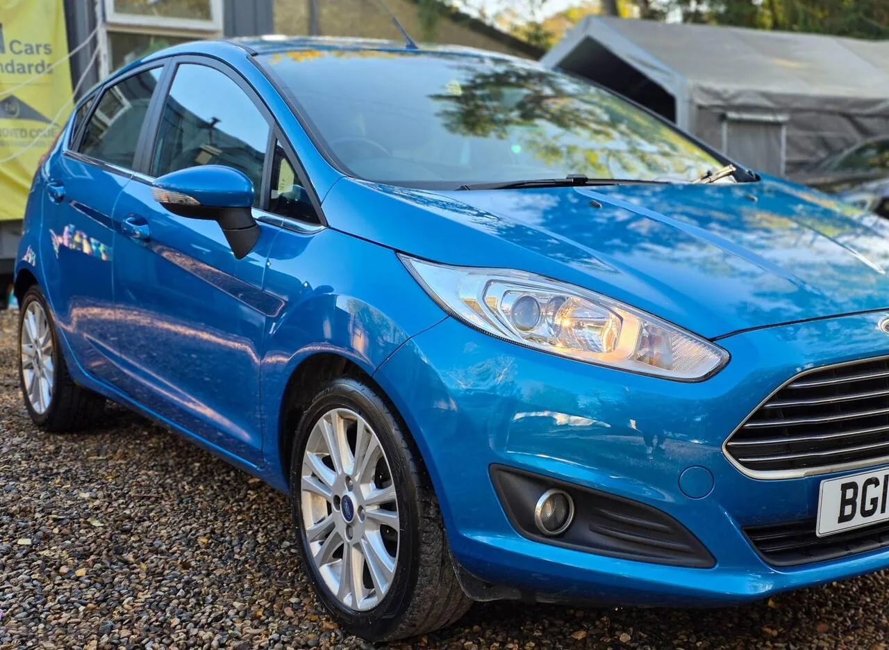 Ford Fiesta 2014 photo 2