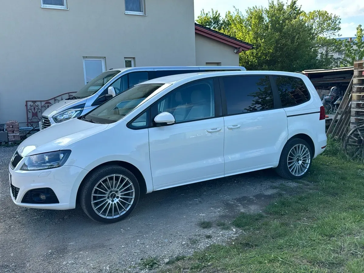 Seat Alhambra 2013 photo 2