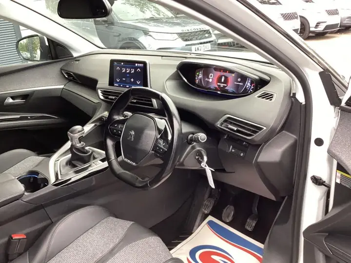 Peugeot 5008 2019 photo 5