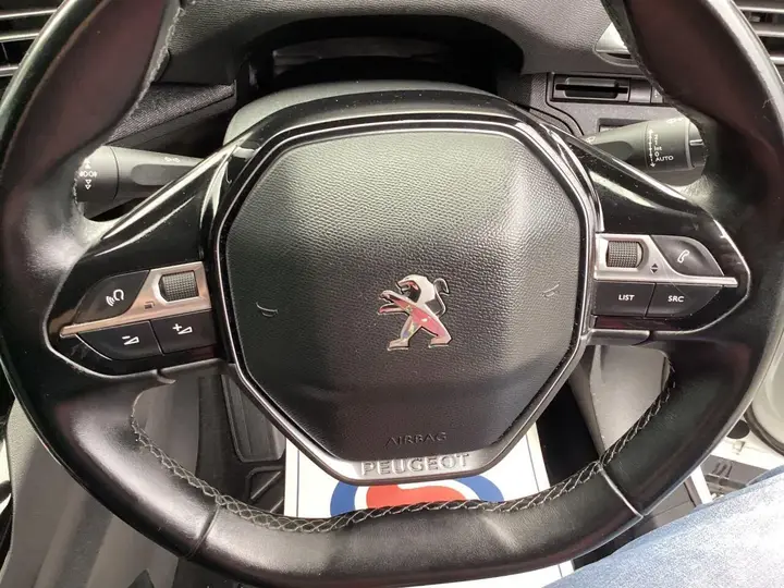 Peugeot 5008 2019 photo 4