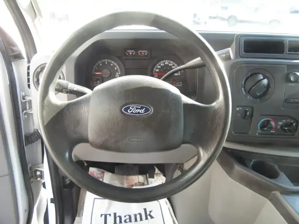 Ford E-450 2019 photo 4