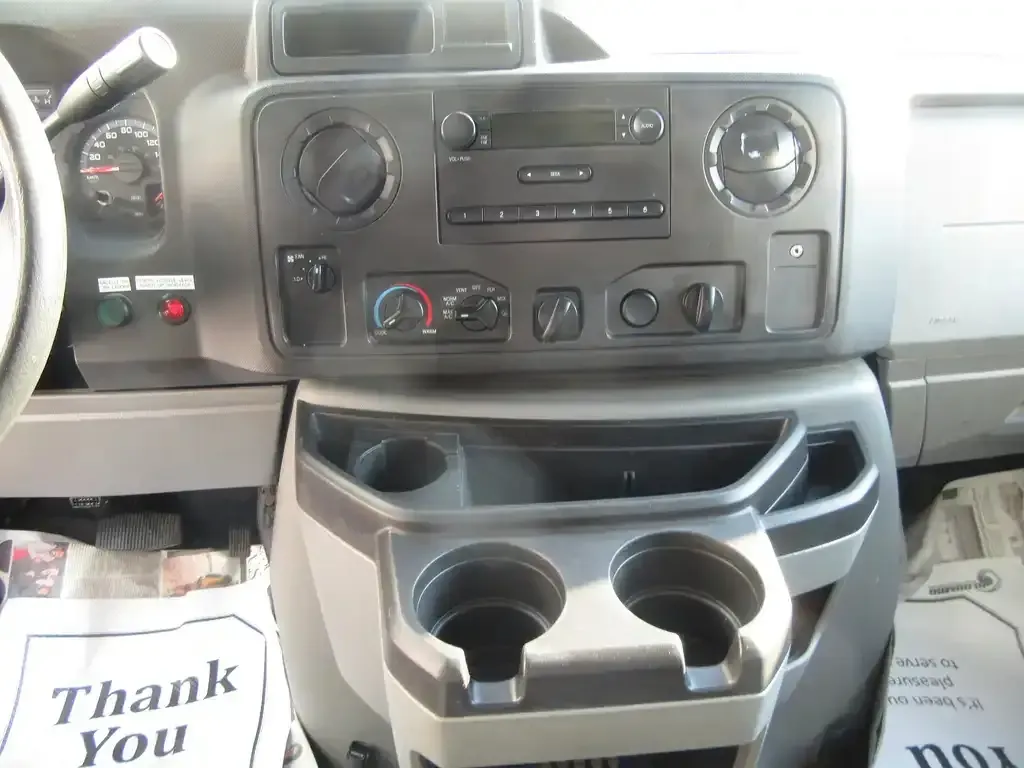 Ford E-450 2019 photo 3