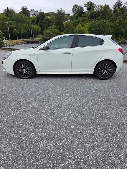 Alfa Romeo Giulietta 2011 photo 3