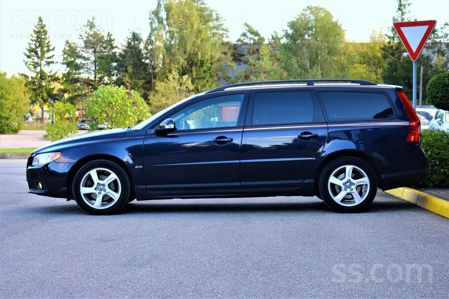 Volvo V70 2009 photo 2