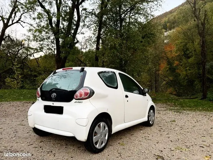 Toyota Aygo 2010 photo 3