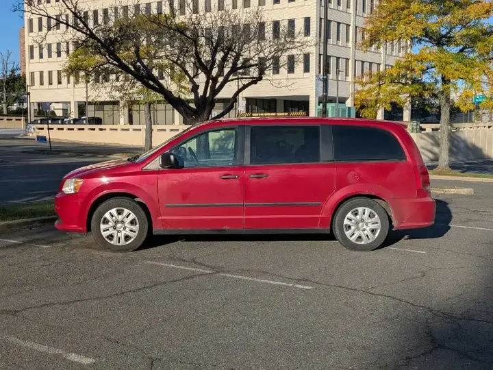 Dodge Grand Caravan 2014 photo 3