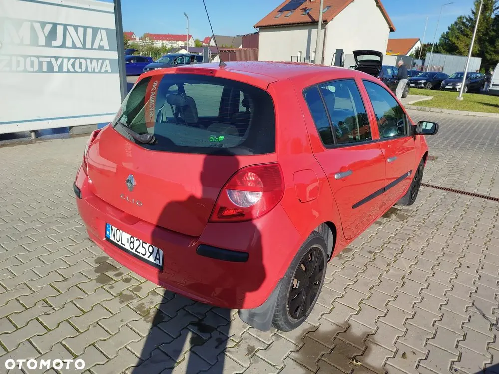 Renault Clio 2008 photo 4