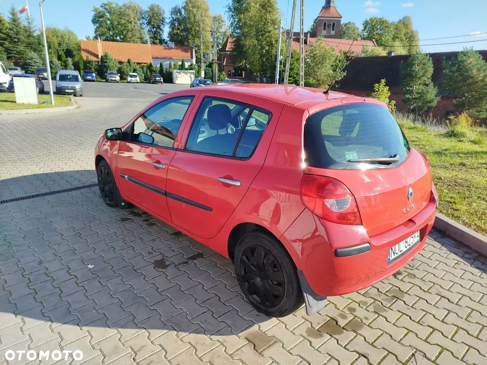 Renault Clio 2008 photo 2