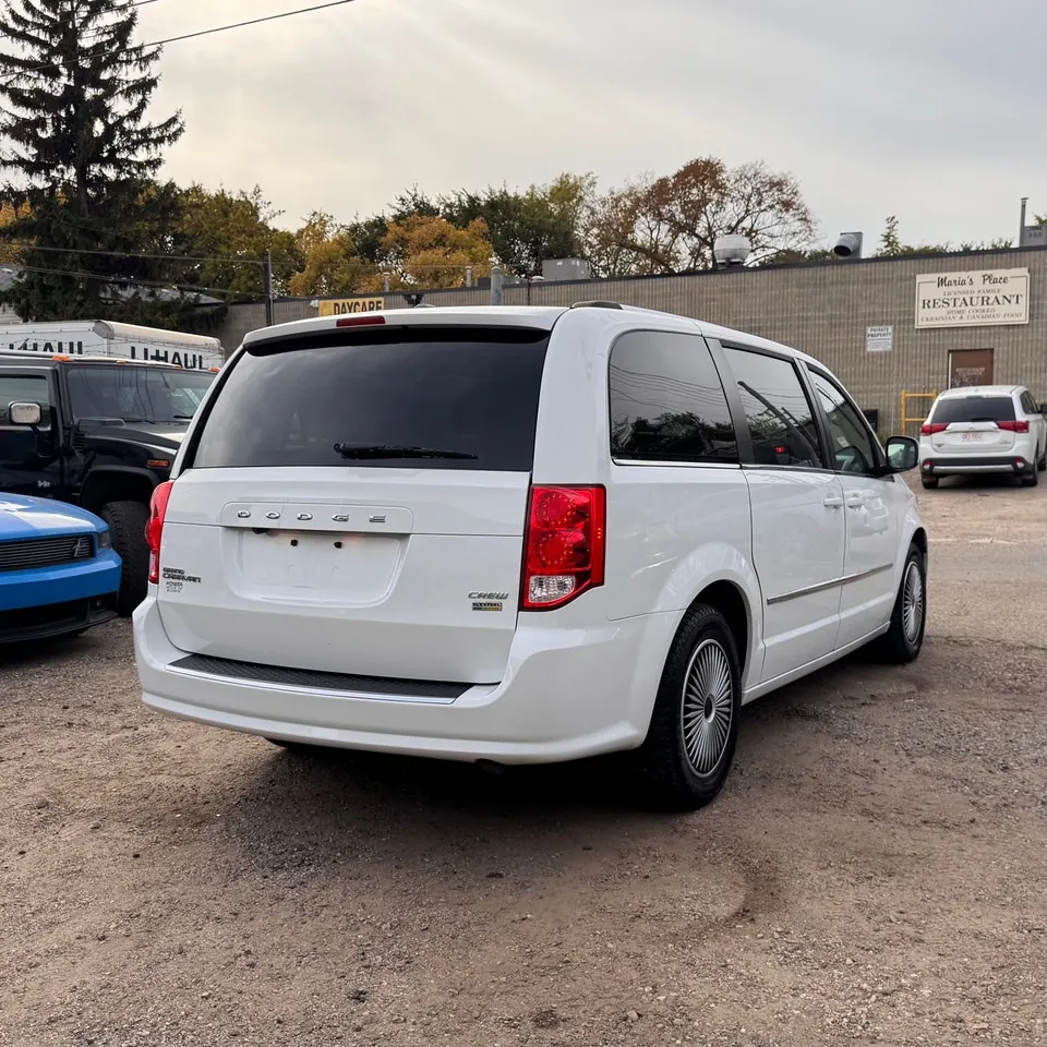 Dodge Grand Caravan 2016 photo 2