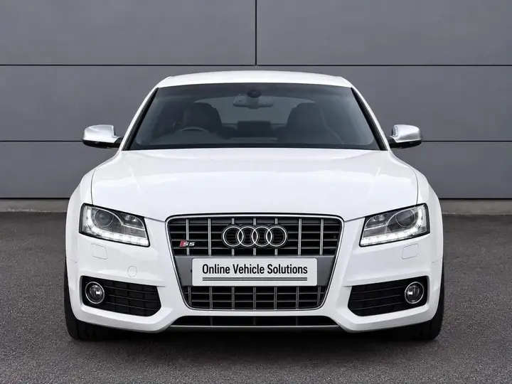 Audi S5 2010 photo 5