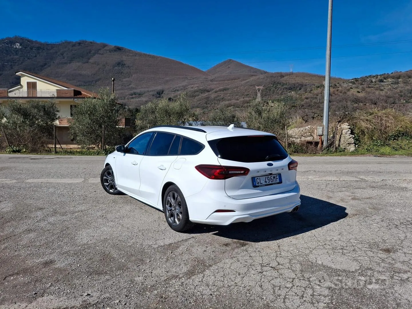 Ford Focus 2022 photo 2