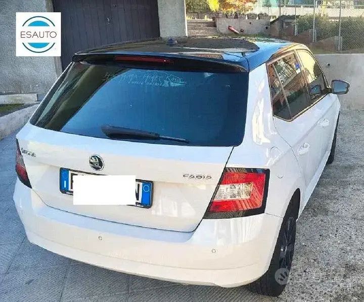 Skoda Fabia 2017 photo 5