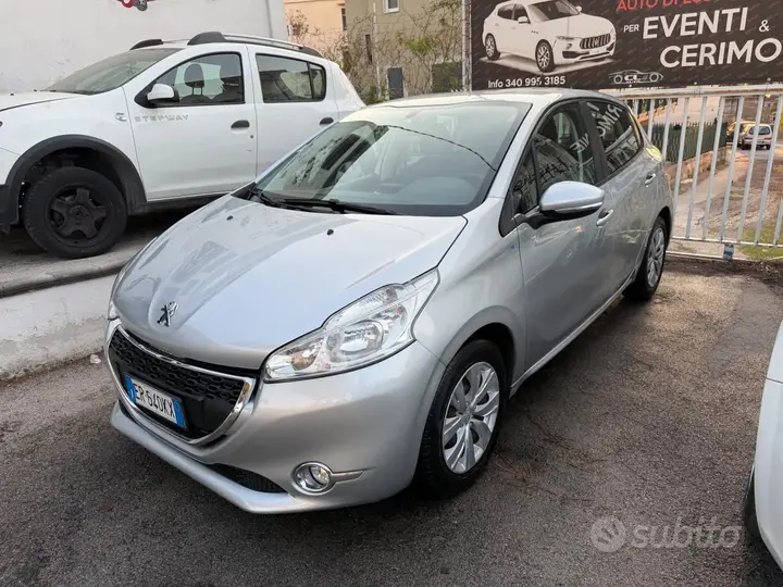Peugeot 208 2013 photo 2