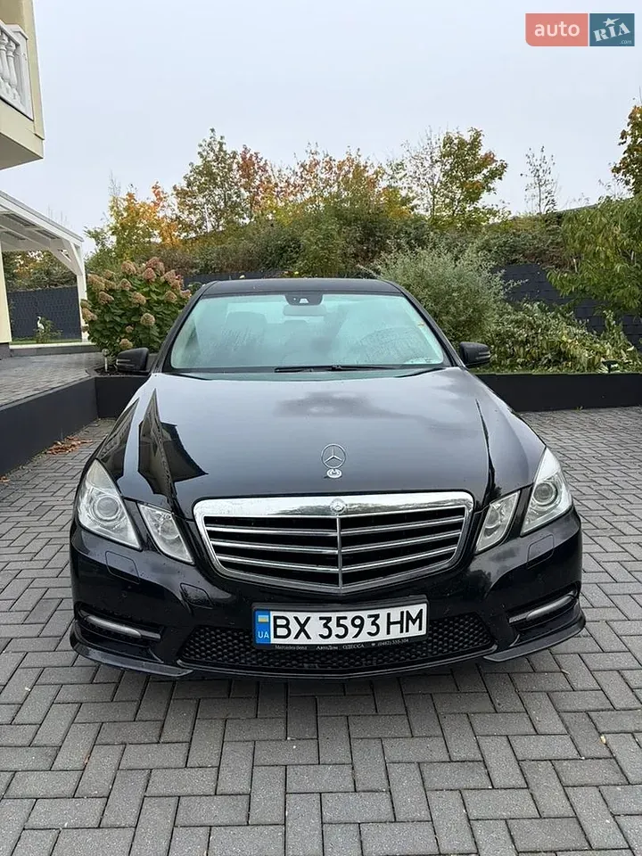 Mercedes-Benz E-Class 2012 photo 2