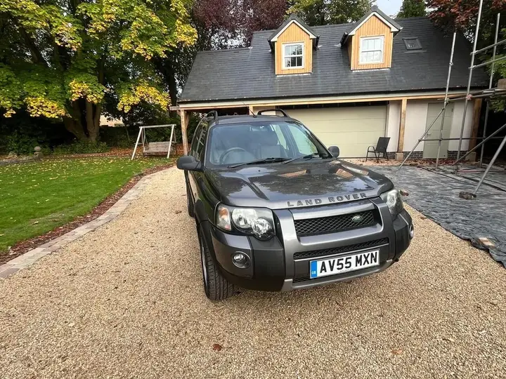 Land Rover Freelander 2005 photo 2