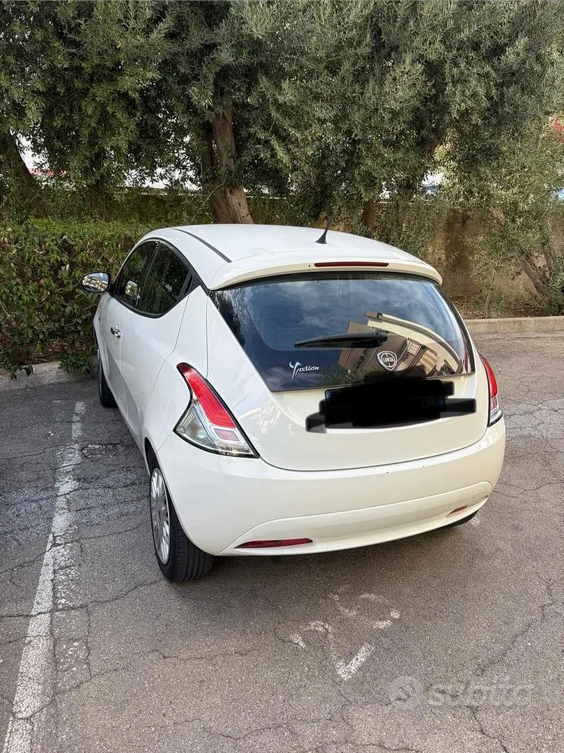 Lancia Ypsilon