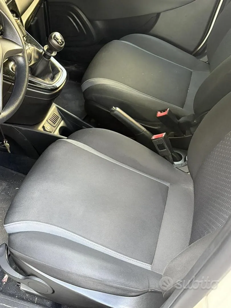 Lancia Ypsilon 2019 photo 4