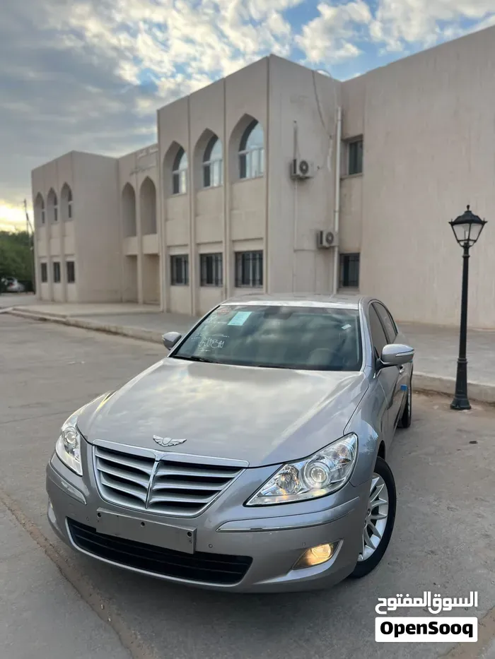 Hyundai Genesis 2010 photo 2