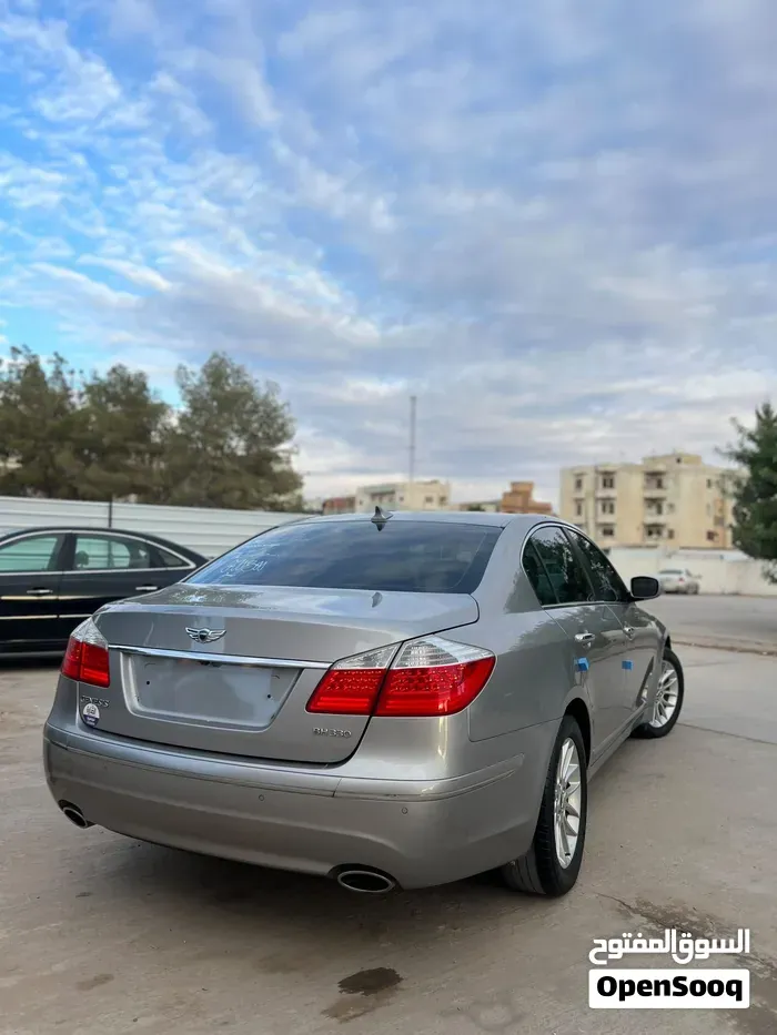 Hyundai Genesis 2010 photo 3