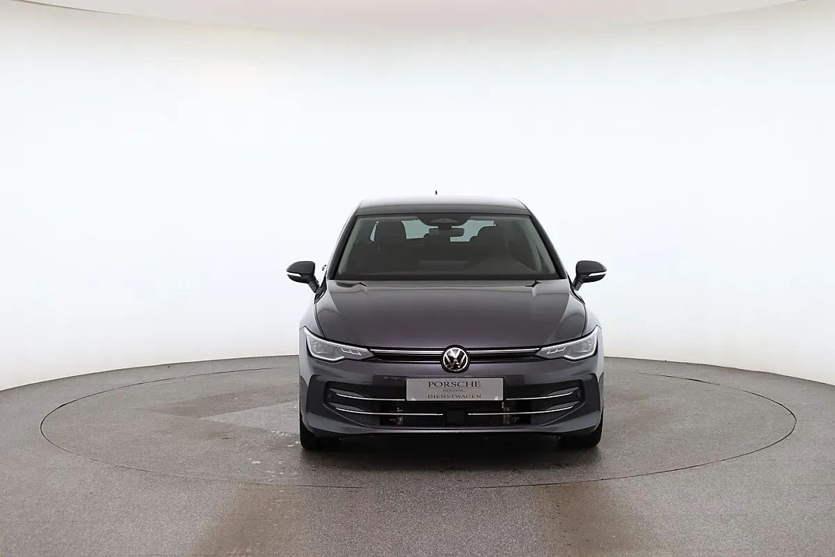 Volkswagen Golf 2025 photo 2