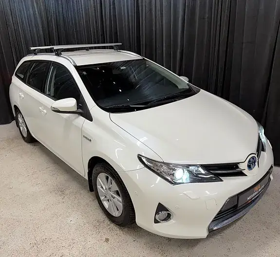 Toyota Auris 2014 photo 5