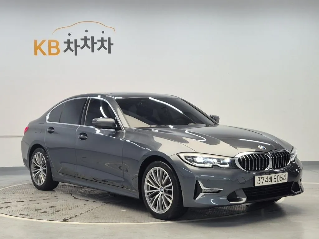 BMW 3 Series 2022 photo 4