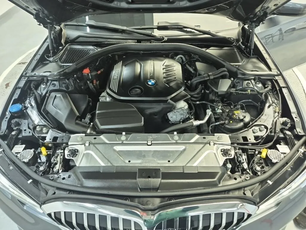 BMW 3 Series 2022 photo 5