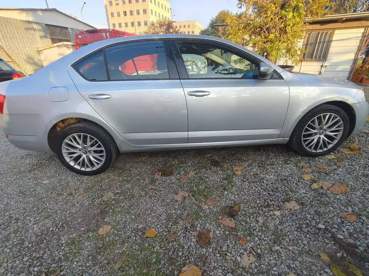 Skoda Octavia 2013 photo 2