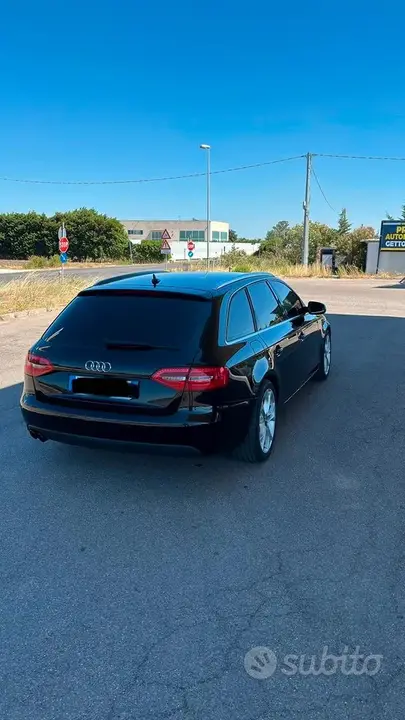 Audi A4 Avant 2012 photo 2