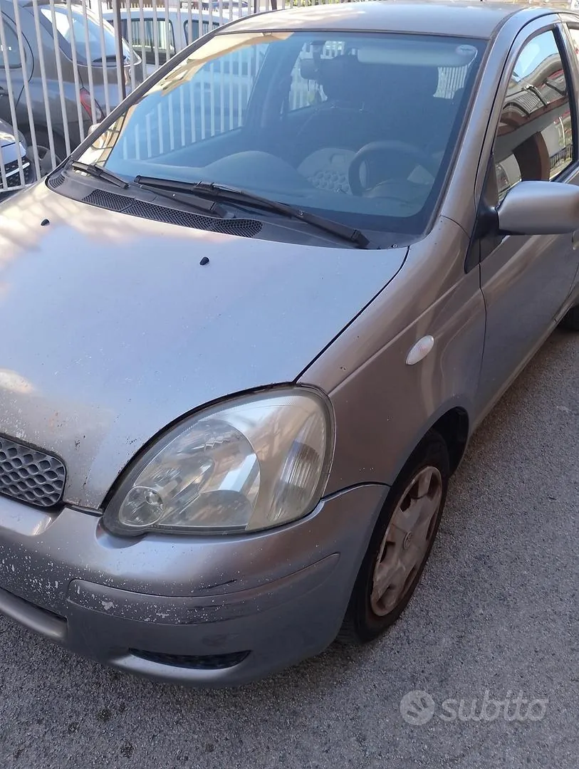 Toyota Yaris 2004 photo 3
