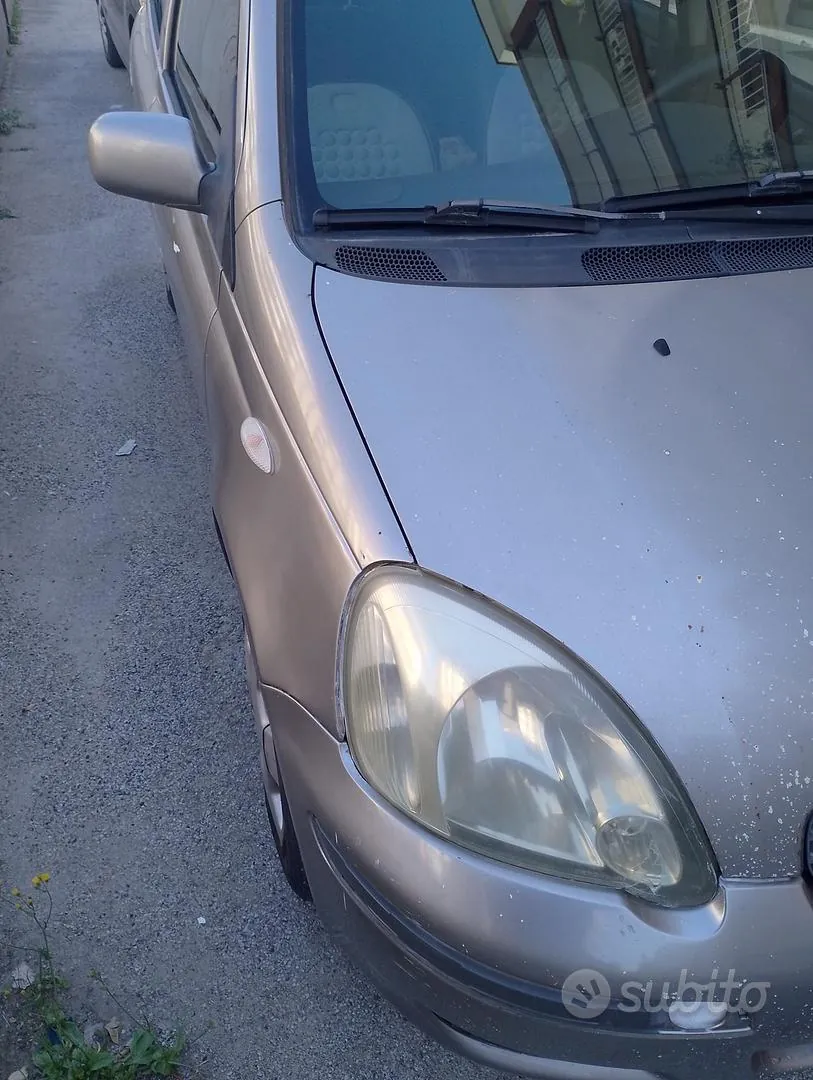 Toyota Yaris 2004 photo 2