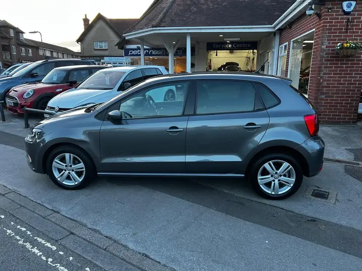 Volkswagen Polo 2016 photo 2