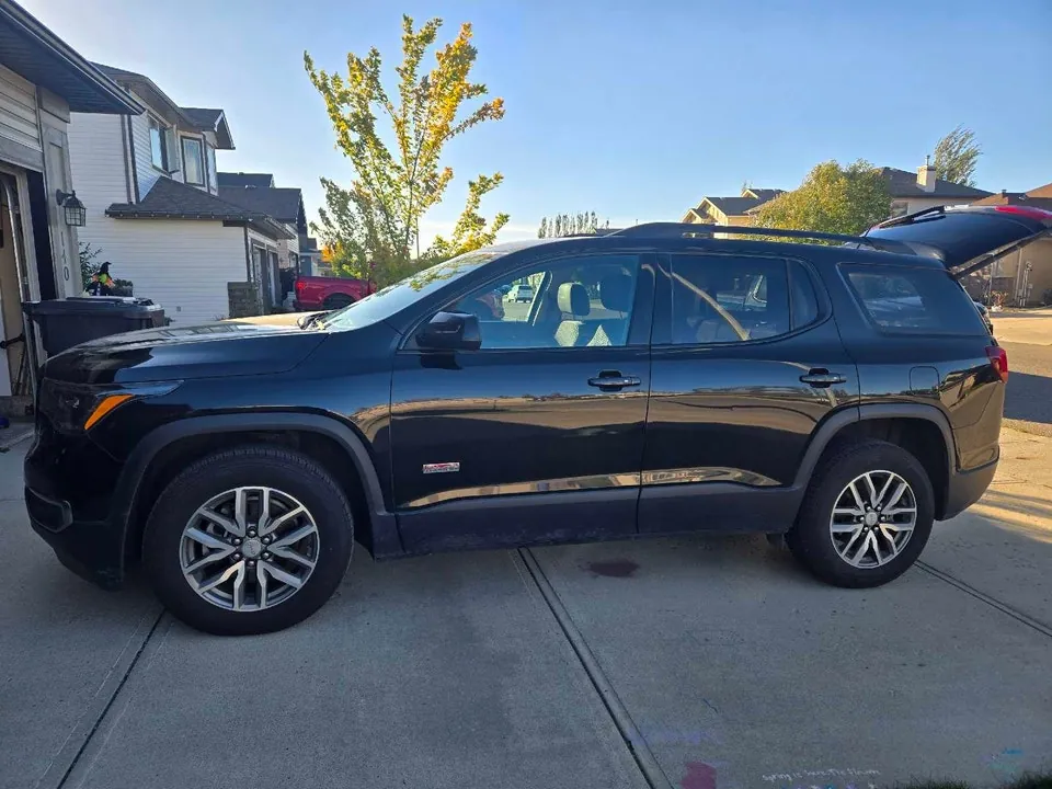 GMC Acadia 2017 photo 2