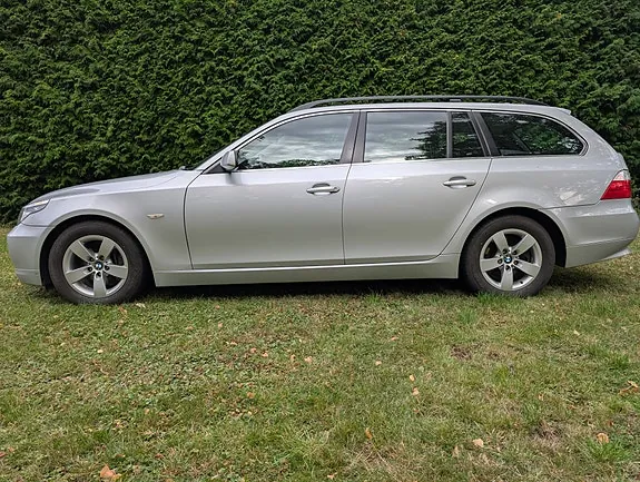 BMW 523I