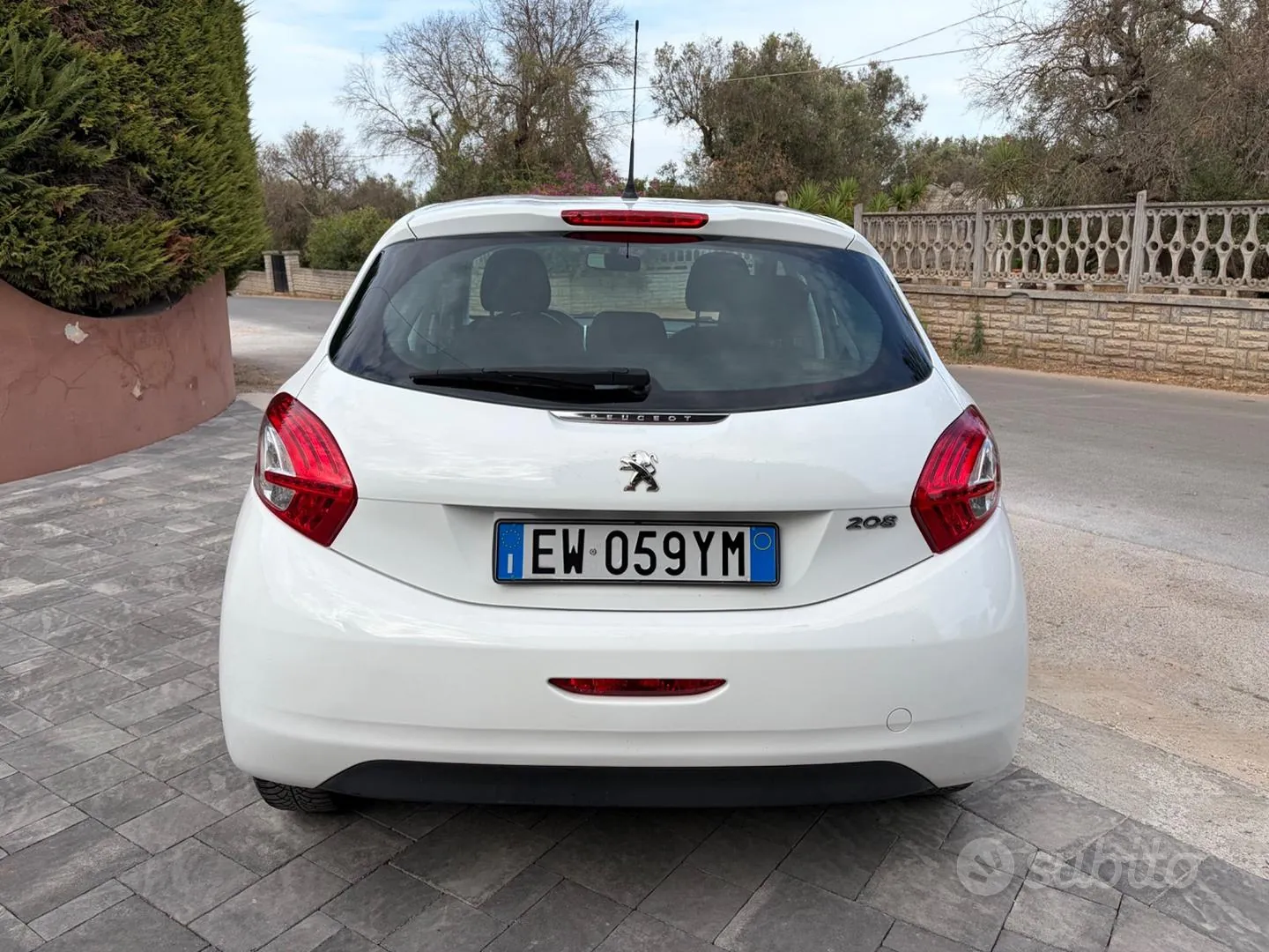 Peugeot 208 2014 photo 5