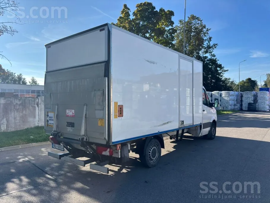 Volkswagen Crafter 2012 photo 2