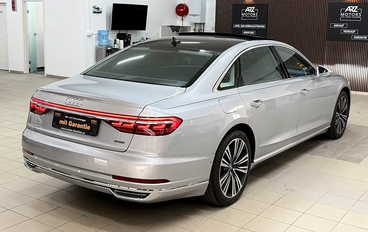 Audi A8 2017 photo 3