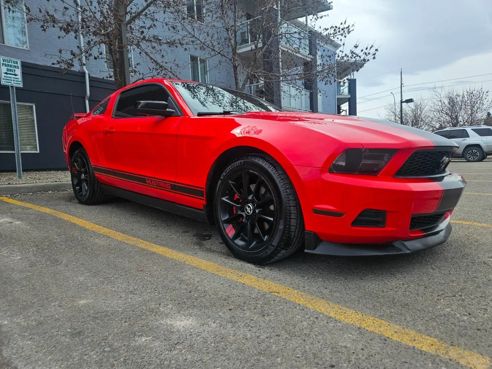 Ford Mustang 2012 photo 2