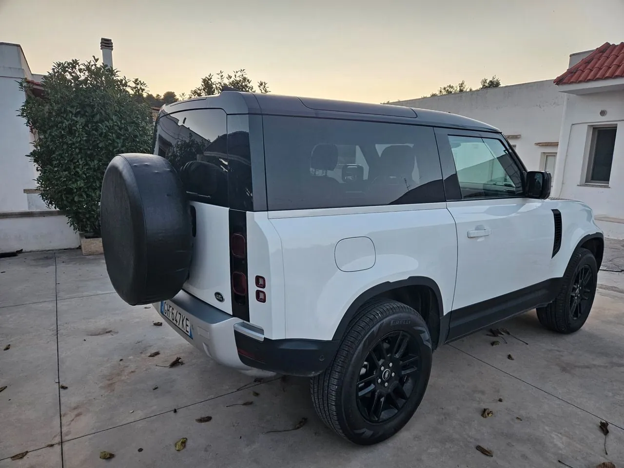 Land Rover Defender 2022 photo 5
