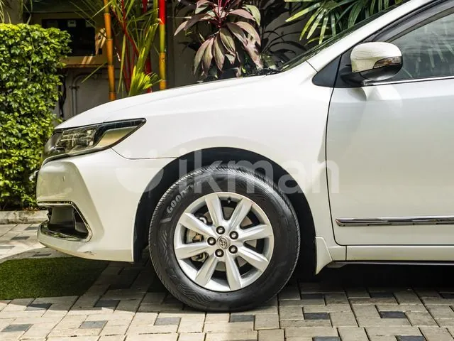Toyota Premio 2017 photo 5