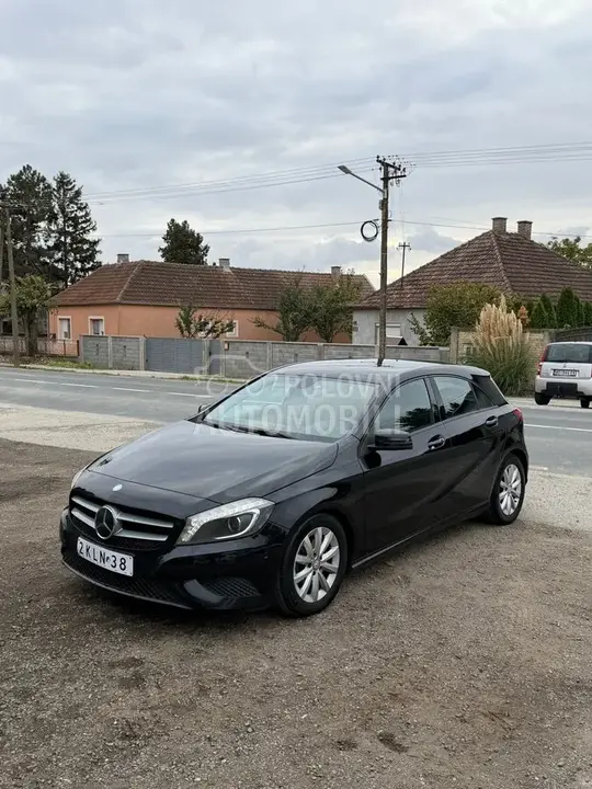 Mercedes-Benz A 180 2014 photo 4