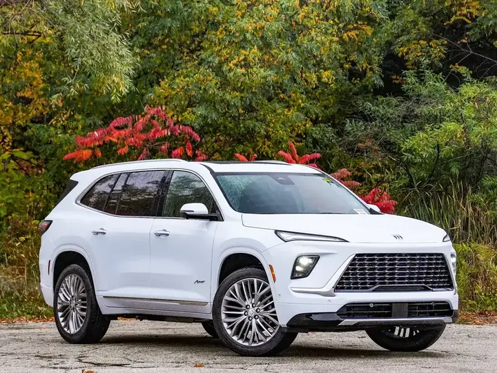 Buick Enclave 2027 photo 2